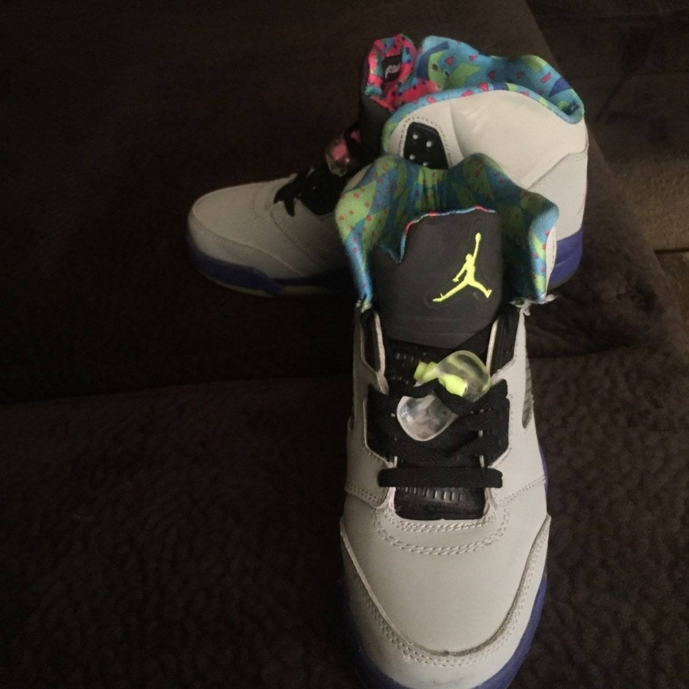 Size 5.5 girl Jordan sneaker